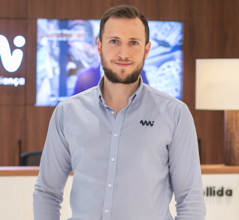 Eloi Martínez, Atención al Paciente